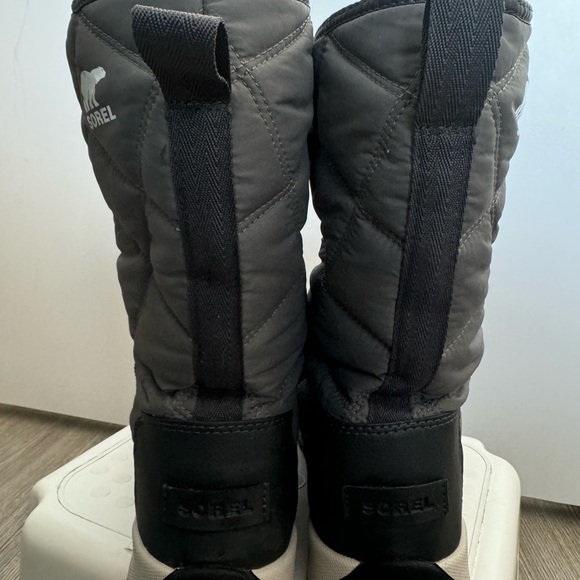 SOREL Winter Boots, grey, size 8 - Picture 4 of 6